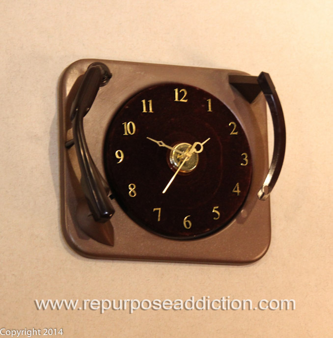 Clock made from 1950-51 Bendix turntable